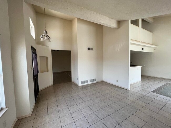 Building Photo - 12116 El Greco Cir