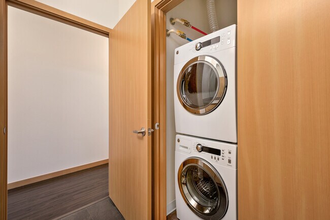 Building Photo - 500 Belmont Ave E