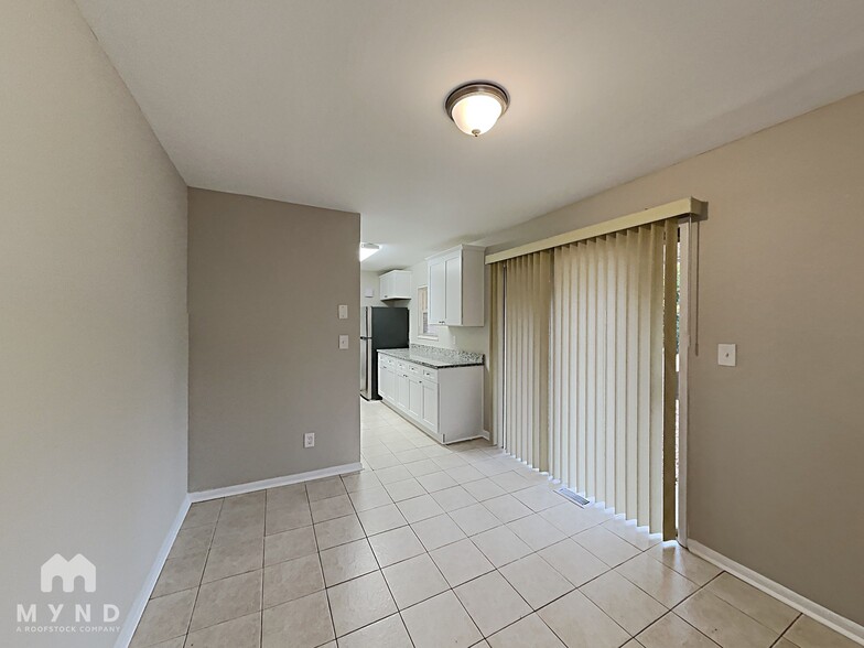 Building Photo - 400 Lady Guinevere Way