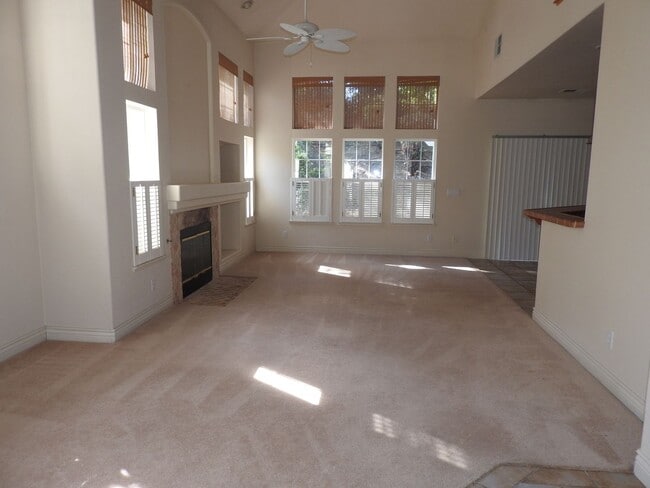 Building Photo - Beautiful Granite Bay Home in Gated Community