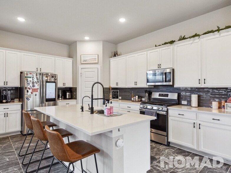 Building Photo - 1953 Colonial Ave