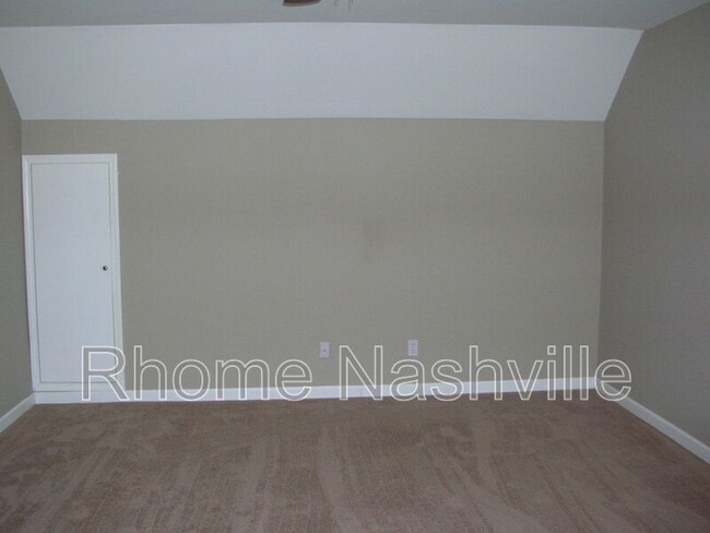 Building Photo - 1019 Golf View Way
