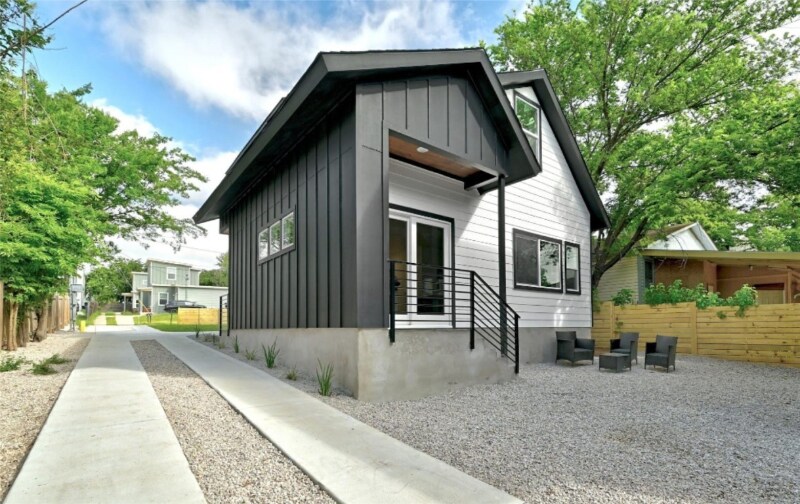 Building Photo - 7613 Providence Ave