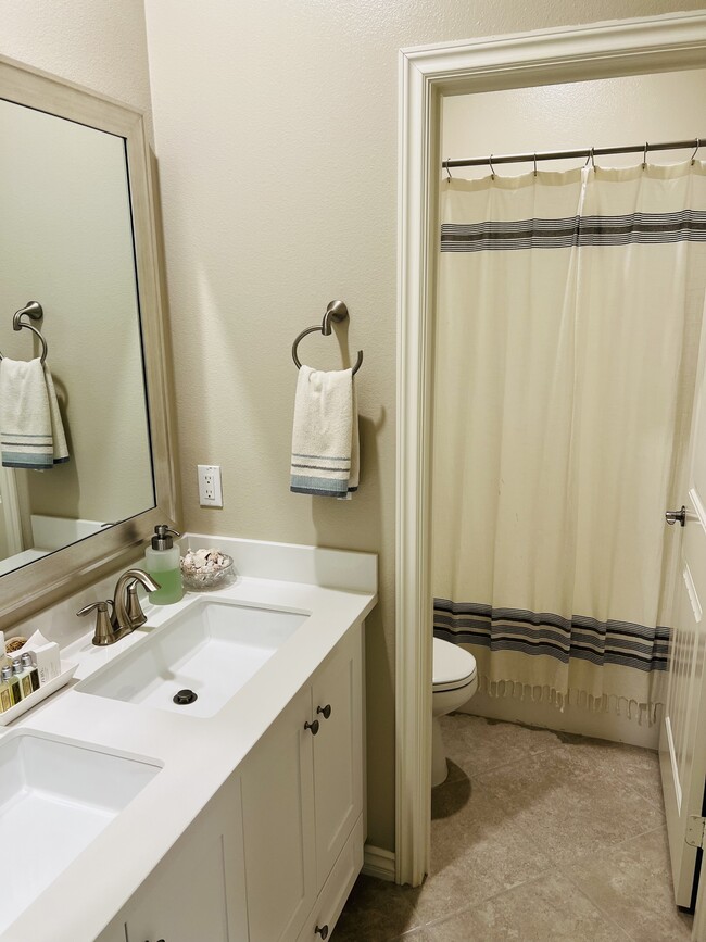 Building Photo - 45781 Ambara Ct