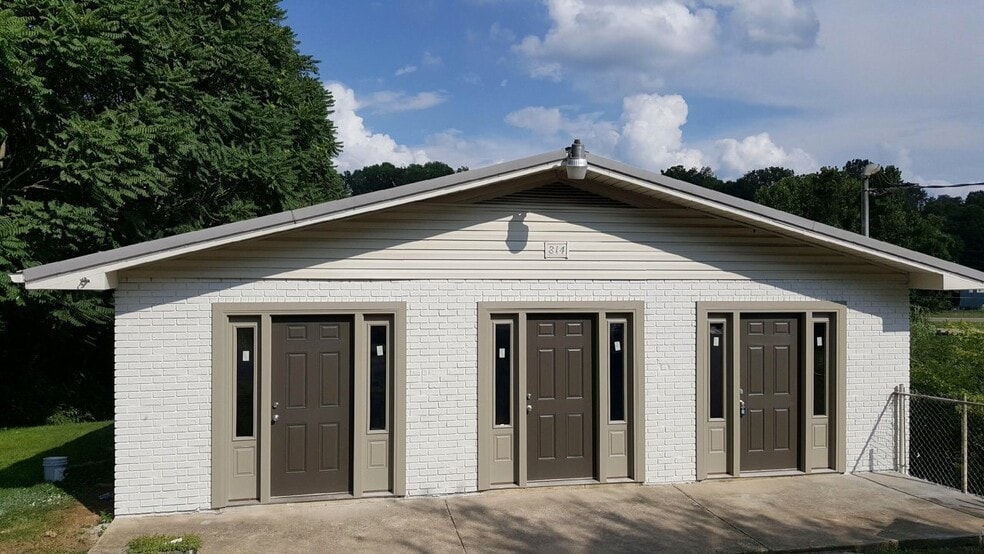 Building Photo - 814 Rich Acres Dr