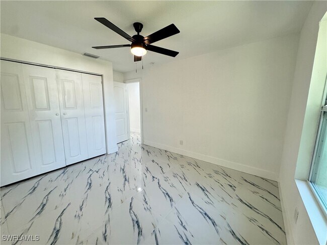 Building Photo - 335 SW 48th Terrace