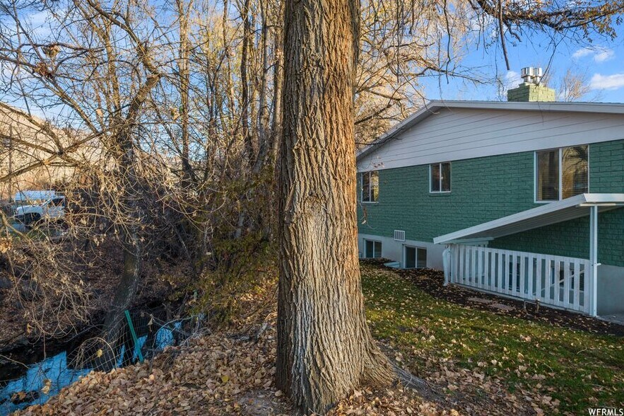 Building Photo - 115 S 200 E