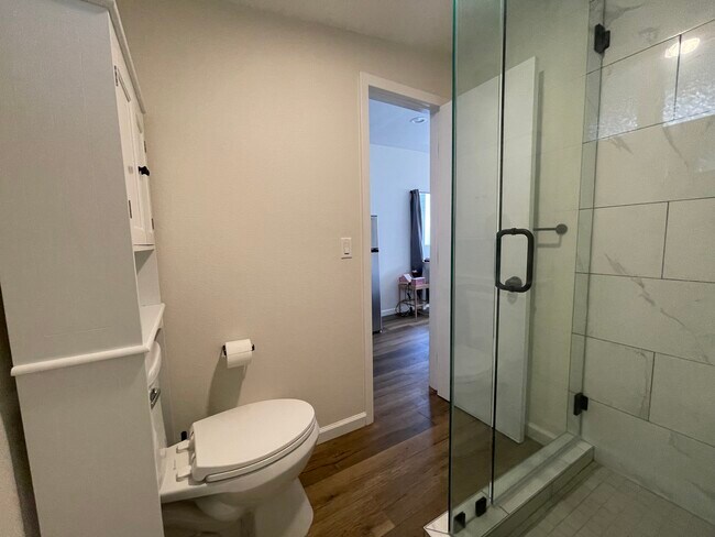 Building Photo - 1075 Redondo Ave