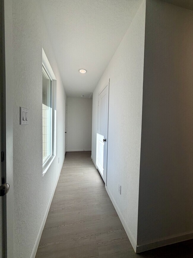 Building Photo - 14536 Azzurro Stone