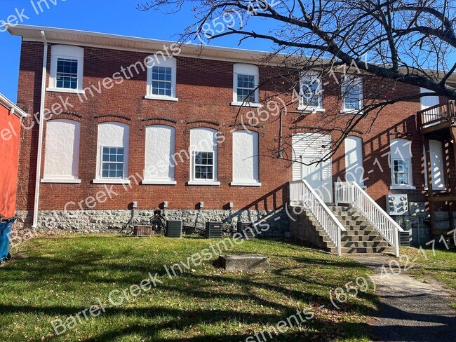 Building Photo - 508 N Main St