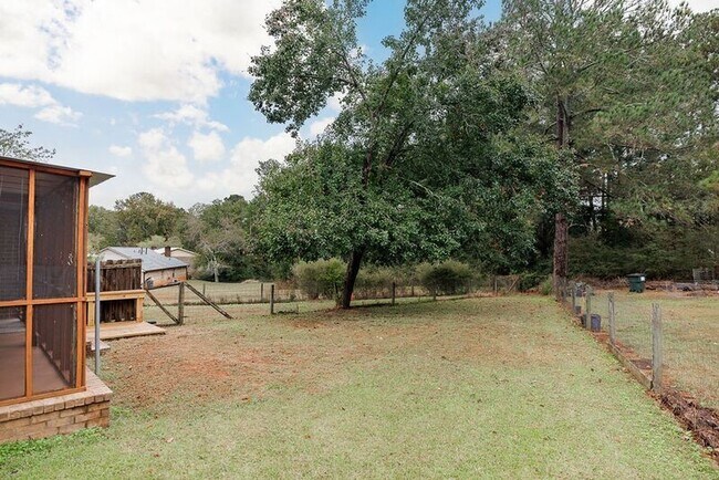 Building Photo - 162 Jockey Club Dr