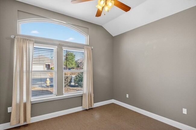 Building Photo - 1122 Porterfield Rd