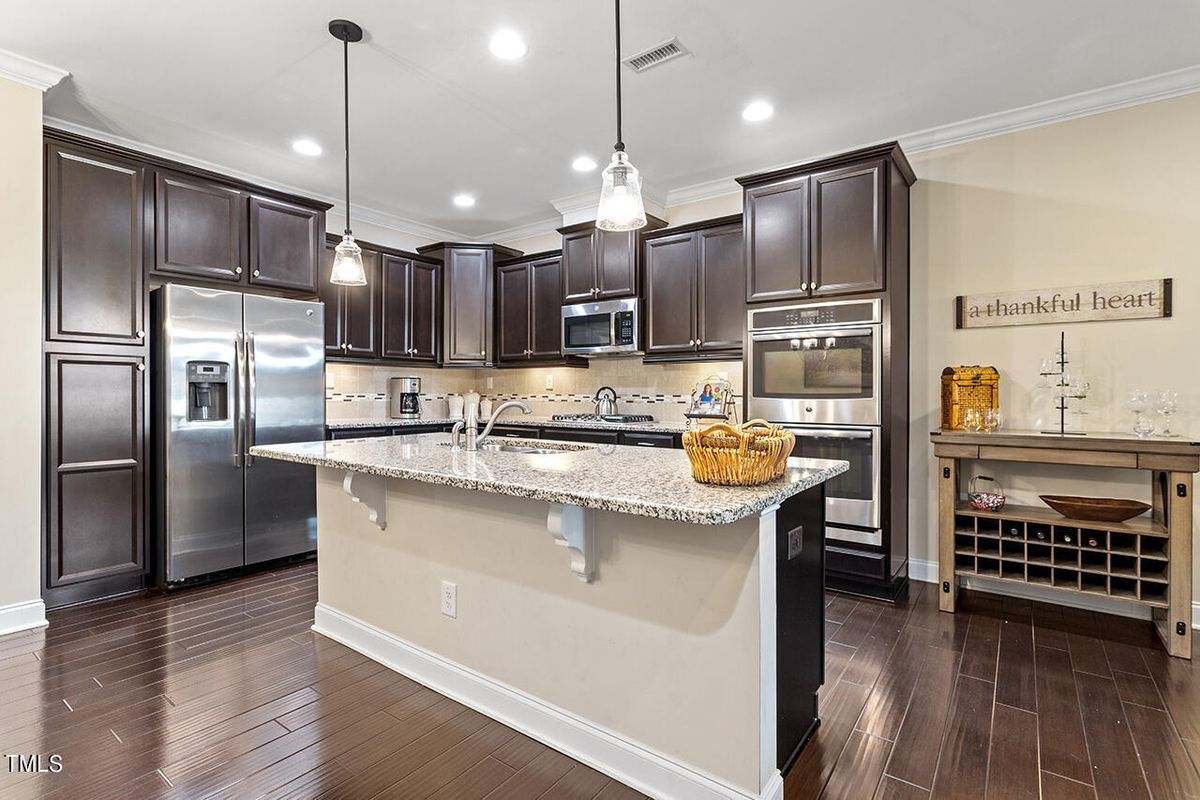 Building Photo - 550 Balsam Fir Dr