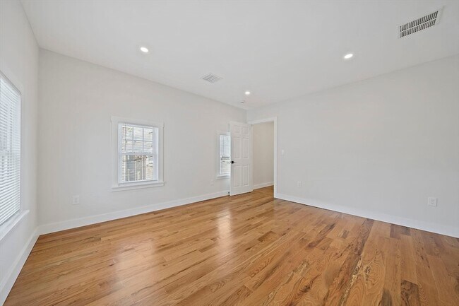 Building Photo - 57 Orchardfield St