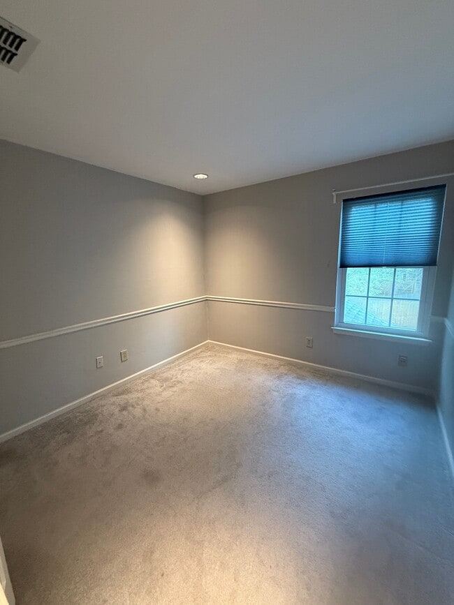 Building Photo - 3813 Sterncroft Dr