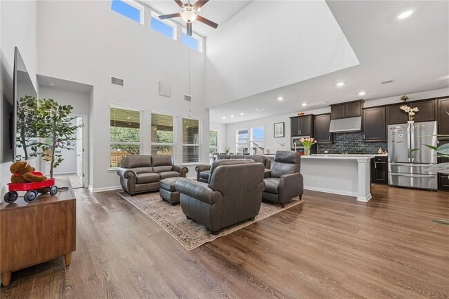 Building Photo - 317 Barton Oak Trl
