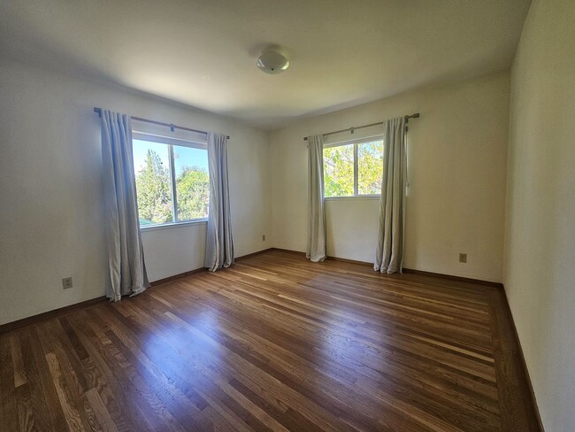 Building Photo - 4-Bedroom Single Family Home in Palo Alto-  lease take over