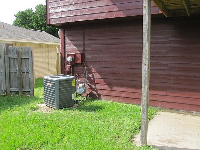 Building Photo - 18707 Bridoon Dr