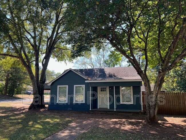 Primary Photo - 205 W California St