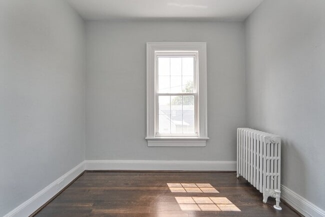 Building Photo - GORGEOUS COLONIAL HOME FOR RENT IN NEWPORT NEWS!!!