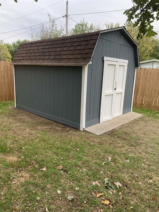 Building Photo - 4111 Stearns Ave