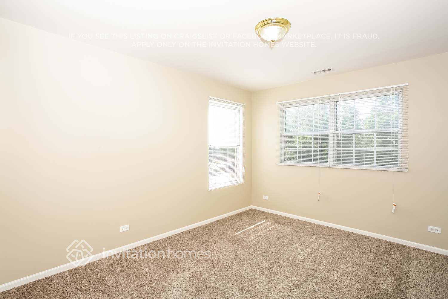 Building Photo - 484 Columbine Ln