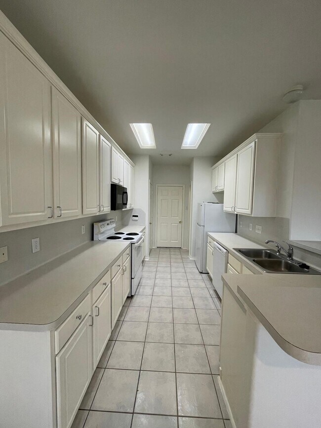 Building Photo - 2926 Loganberry Park Ln