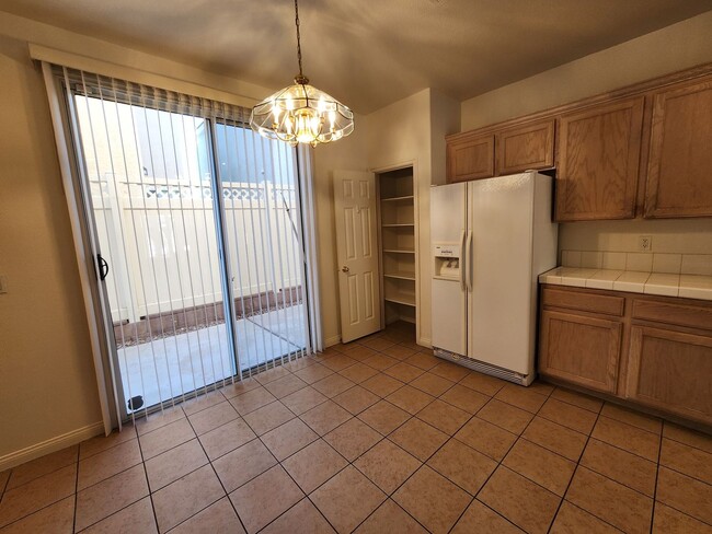 Building Photo - Nice 3 bedroom 2.5 bath home in a gated co...