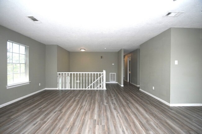 Building Photo - 379 Richvale Ln