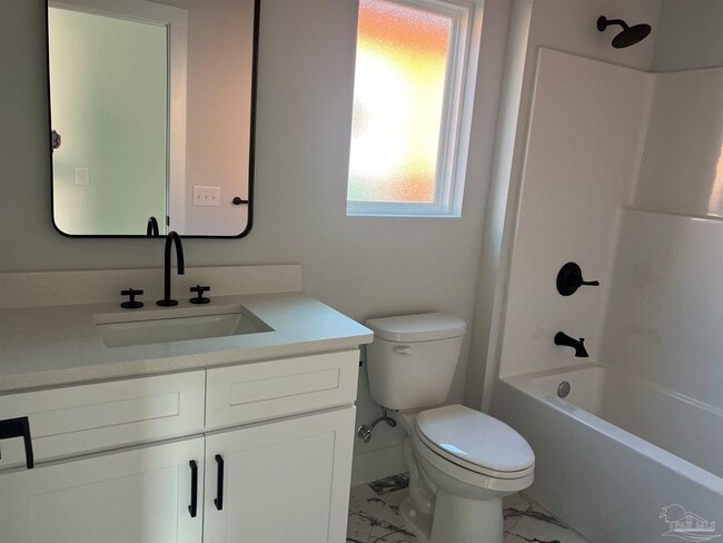 Building Photo - 305 N Pace Blvd