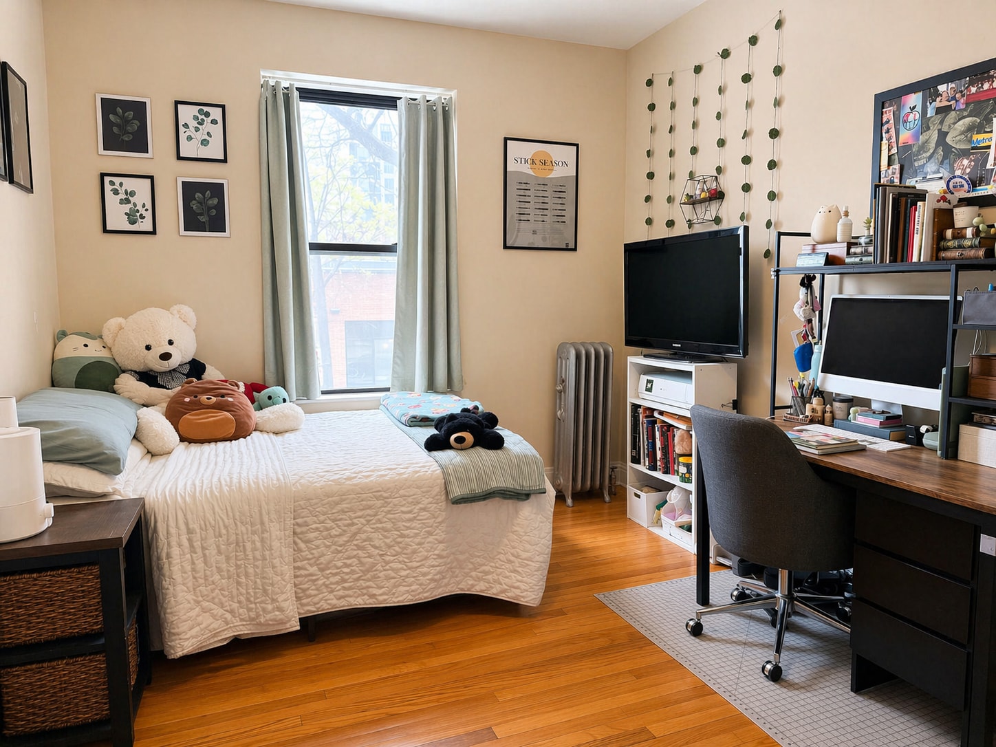 Bedroom 1 - 1070 W Granville Ave