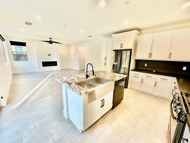 Building Photo - Newly Built 3/2.5 Home in Tesoro Viejo Community