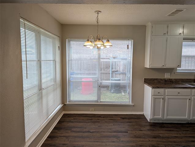 Building Photo - 713 Heathcliff Dr