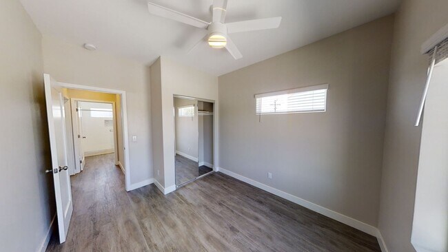 Building Photo - 4BD/2BA, Great Outdoor Space!