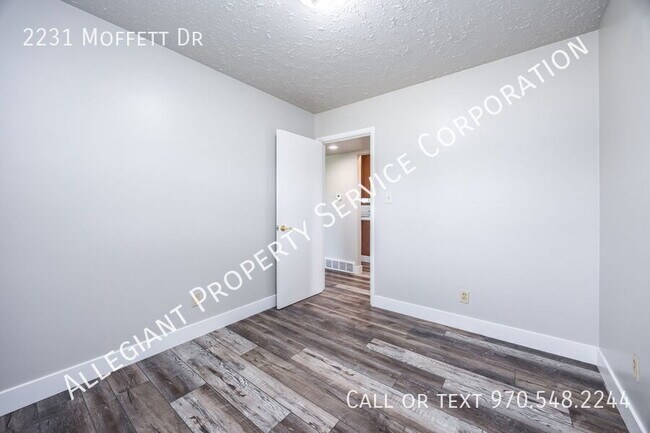 Building Photo - 2231 Moffett Dr