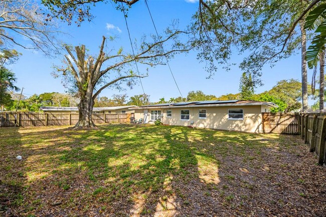 Building Photo - 1411 Pine Brook Dr