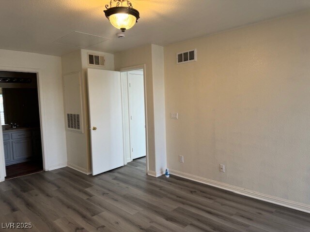 Building Photo - 4555 E Sahara Ave