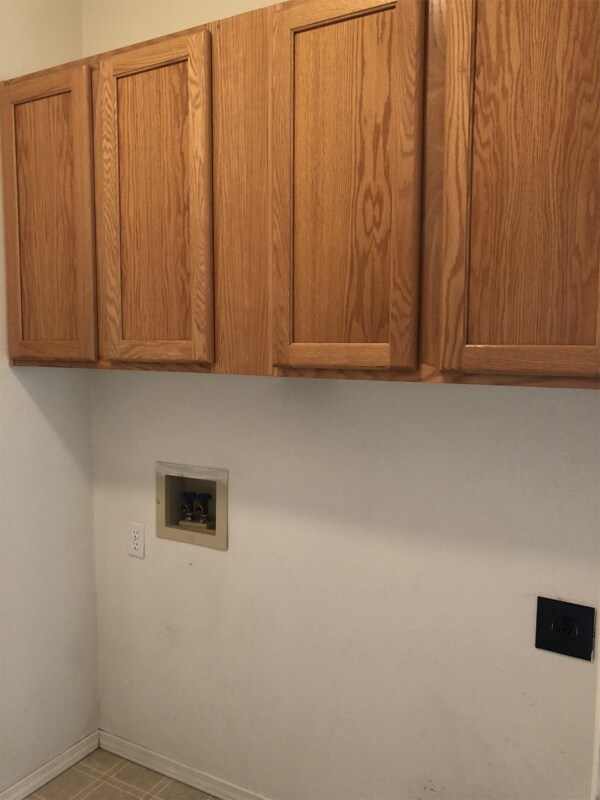 Building Photo - 944 NW Oak Pl