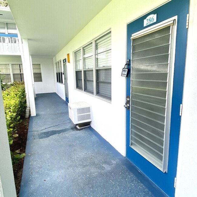 Building Photo - 286 Tilford N