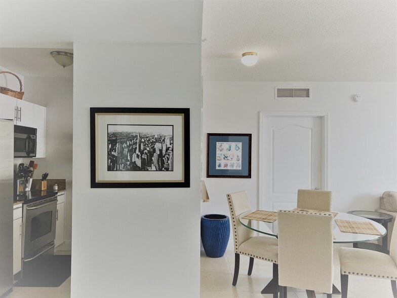 Building Photo - 117 NW 42nd Ave