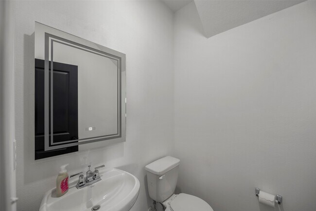 Building Photo - 23403 Cranberry Grader Ln