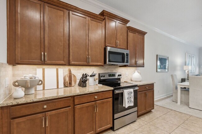 Building Photo - 95282 Summerwoods Cir