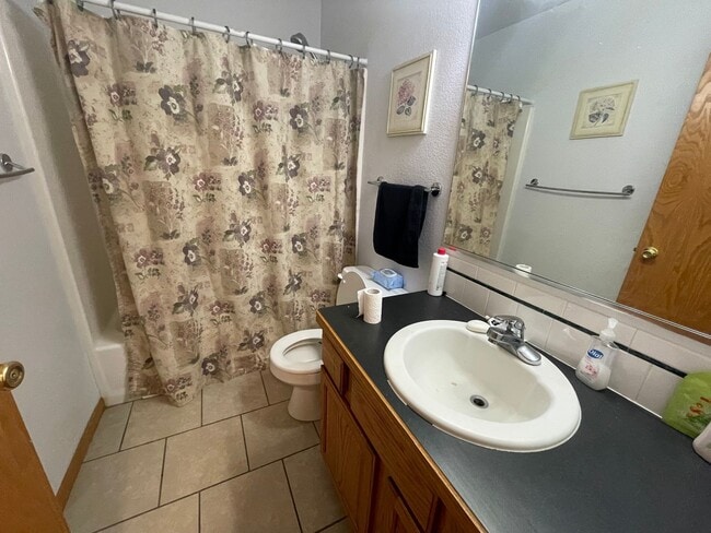 Building Photo - Beautiful 4 Bedroom Home in West Greeley – Available in May!