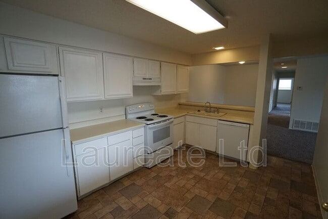 Building Photo - 7260 S Gaylord St
