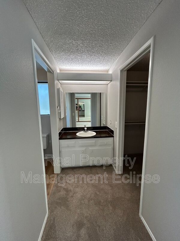 Building Photo - 15123 SE 48th Dr