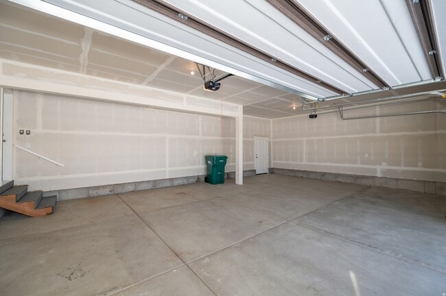 Building Photo - 2541 N Fall Breeze Wy