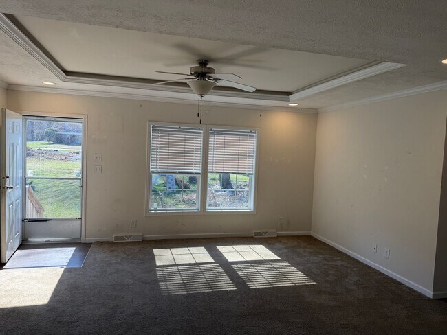 Building Photo - 5774 Glatfelters Station Rd