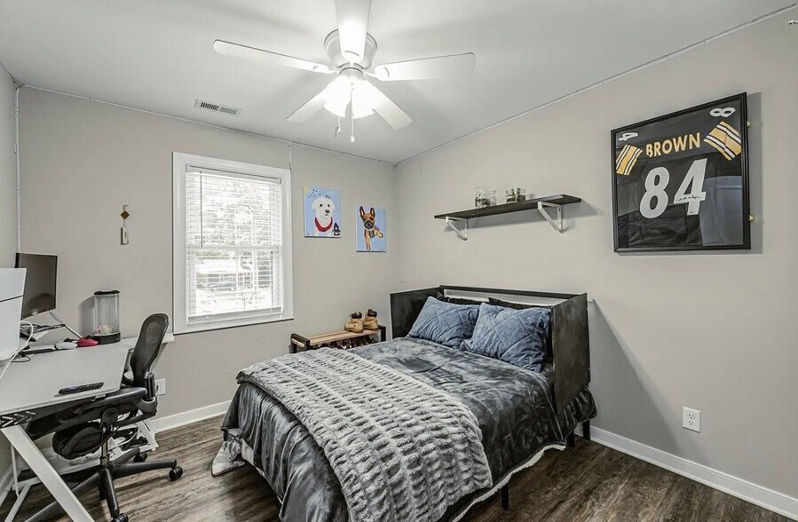Building Photo - 421 Pagebrook Dr