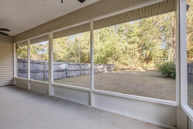 Building Photo - 1901 Gina Dr