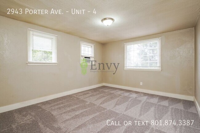Building Photo - 2943 Porter Ave